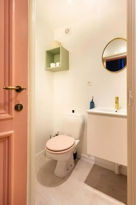 Pink Fairytale-Like Apartment Antwerpen 0*,  België